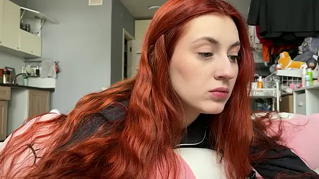 Snapshot of Uniarten chatting on February 12, 2025, 7:55 am Uniarten online show from February 12, 2025, 7:55 am