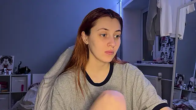 Snapshot of Uniarten chatting on March 4, 2025, 5:45 pm Uniarten online show from March 4, 2025, 5:45 pm