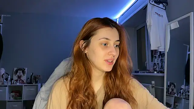 Snapshot of Uniarten chatting on March 10, 2025, 6:45 pm Uniarten online show from March 10, 2025, 6:45 pm