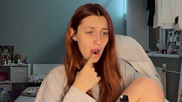 Snapshot of Uniarten chatting on October 3, 2025, 6:27 pm Uniarten online show from October 3, 2025, 6:27 pm