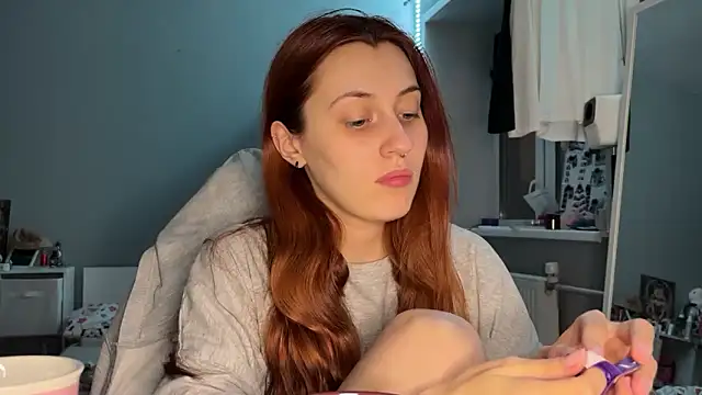 Snapshot of Uniarten chatting on October 7, 2025, 6:16 pm Uniarten online show from October 7, 2025, 6:16 pm