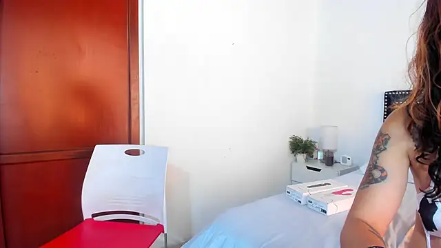 ZulyMichels online show from February 5, 2025, 3:52 pm