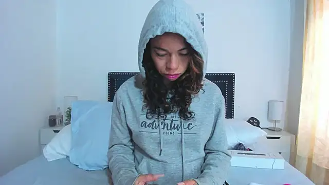 ZulyMichels online show from February 11, 2025, 3:51 pm