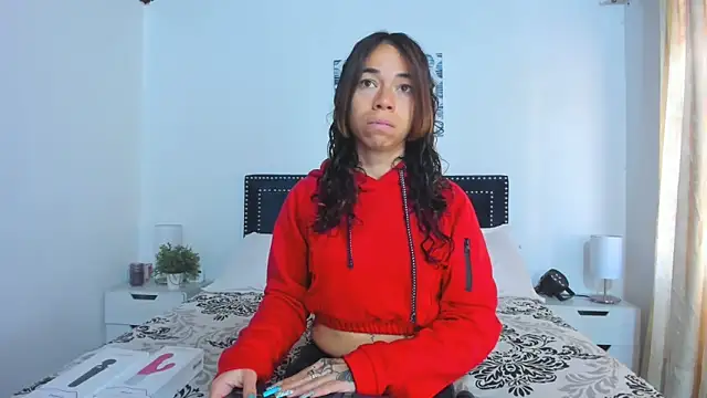 ZulyMichels online show from March 8, 2025, 12:41 pm