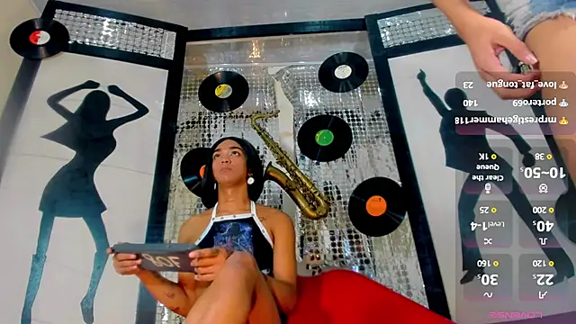 nickyminach  online show from February 1, 2025, 7:23 pm