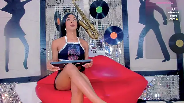 nickyminach  online show from February 4, 2025, 7:33 pm