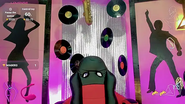 nickyminach  online show from October 29, 2025, 7:15 pm