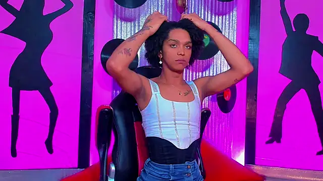 nickyminach  online show from April 20, 2026, 7:37 pm