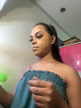 MarryQueen22 online show from November 18, 2025, 11:59 pm