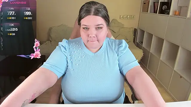 PlumPie online show from March 15, 2026, 11:11 pm