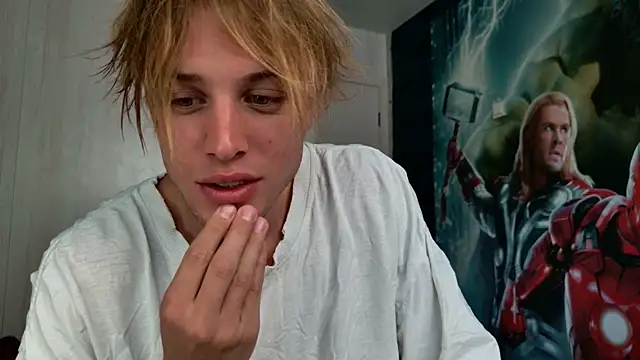 Snapshot of Cryptikov chatting on June 19, 2026, 1:54 am Cryptikov online show from June 19, 2026, 1:54 am