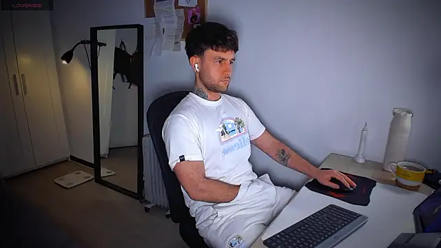 HonestAndrew online show from February 10, 2026, 8:24 pm