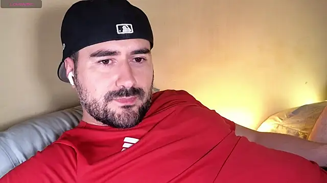 Snapshot of DominantTheo chatting on November 23, 2025, 4:23 am DominantTheo online show from November 23, 2025, 4:23 am