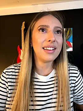 Eva Ryen online show from September 17, 2025, 4:19 pm