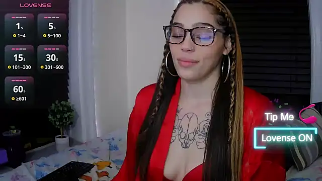 sapphirestorm8 online show from November 9, 2025, 1:26 am