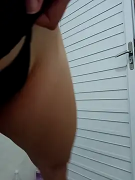 Snapshot of VIC22SECRET chatting on February 14, 2025, 4:15 am VIC22SECRET online show from February 14, 2025, 4:15 am