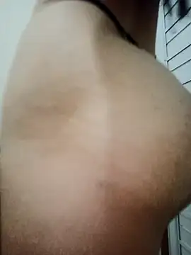 Snapshot of VIC22SECRET chatting on March 14, 2025, 1:05 am VIC22SECRET online show from March 14, 2025, 1:05 am