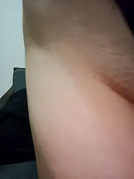 Snapshot of VIC22SECRET chatting on March 17, 2025, 5:12 am VIC22SECRET online show from March 17, 2025, 5:12 am