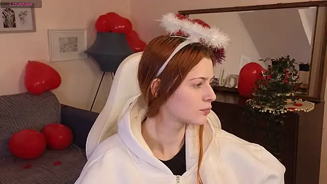 doll lesli online show from February 15, 2025, 2:44 pm