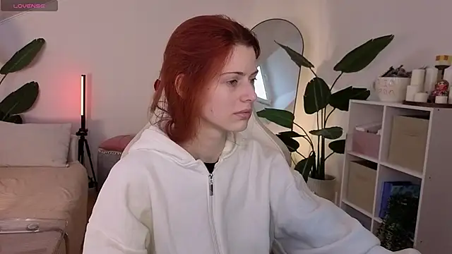 doll lesli online show from January 11, 2026, 10:42 am