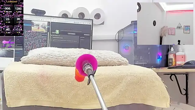 Paulina Davis  online show from February 8, 2026, 12:36 am