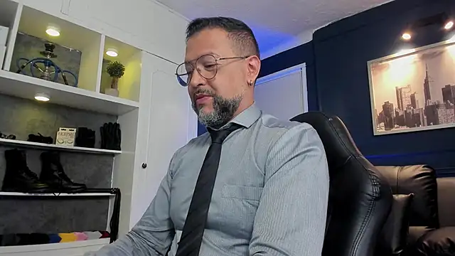 MrFrank tattoo online show from June 4, 2026, 1:39 pm