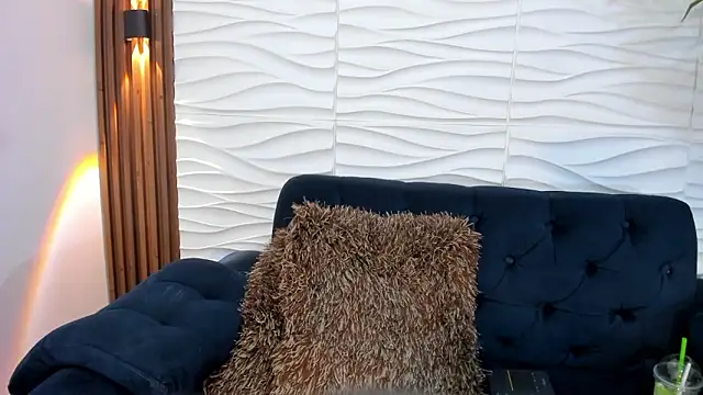 LizzRouse online show from March 20, 2026, 8:57 pm