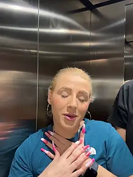 Strongqueen online show from January 9, 2025, 9:05 pm