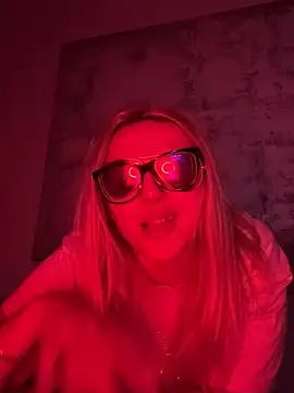 Strongqueen online show from January 16, 2025, 1:27 am