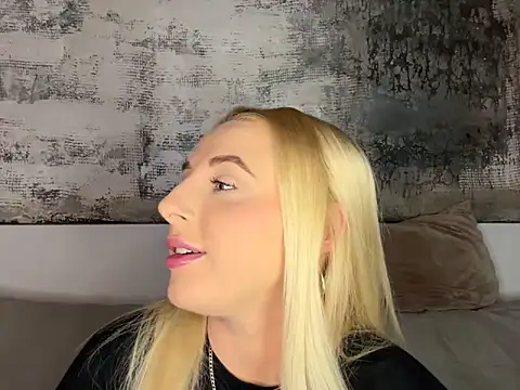 Strongqueen online show from January 20, 2025, 7:25 pm