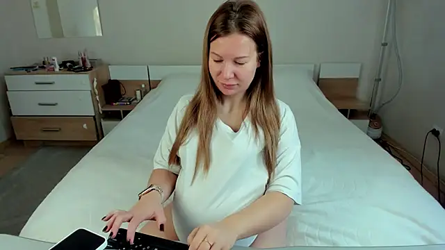 stella vestal online show from February 3, 2025, 4:04 am