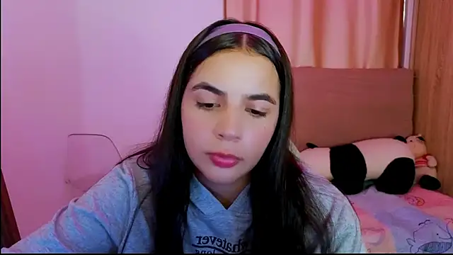  elenna online show from April 14, 2026, 6:03 pm