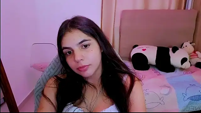  elenna online show from April 18, 2026, 7:58 pm