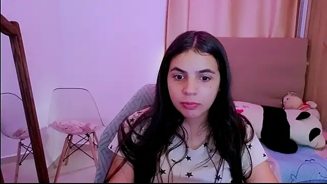  elenna online show from April 21, 2026, 6:23 pm