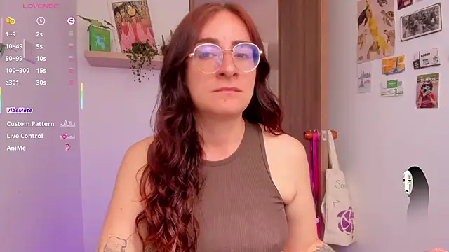 Snapshot of linda_giggle chatting on June 18, 2026, 2:43 pm linda giggle online show from June 18, 2026, 2:43 pm