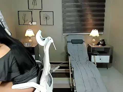 EternityBanks online show from October 31, 2025, 11:50 pm