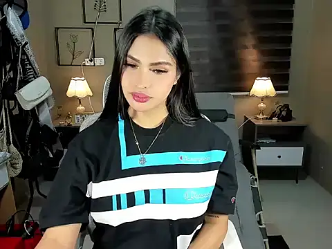 EternityBanks online show from November 17, 2025, 4:46 pm