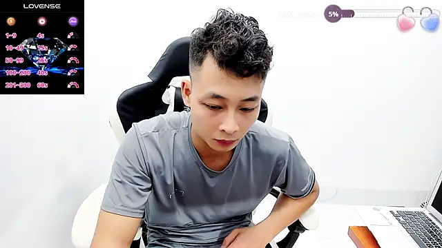 Naughty--asian online show from December 1, 2025, 2:11 pm