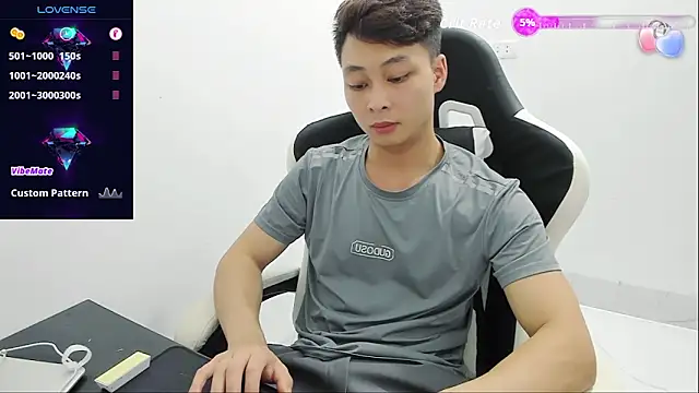 Naughty--asian online show from March 24, 2026, 3:33 am