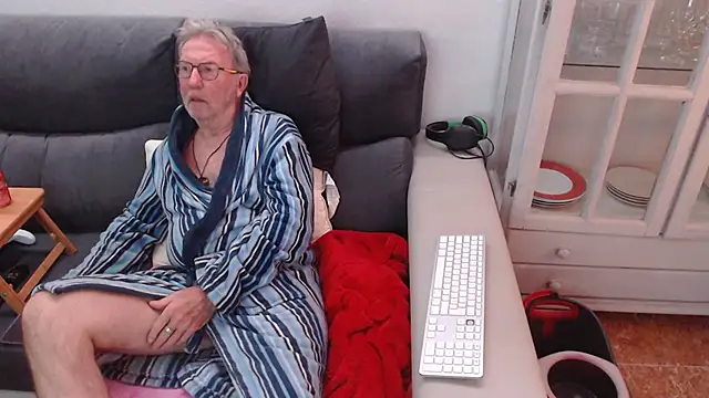 Nudelschwanz online show from February 23, 2025, 6:12 pm