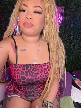 Snapshot of ThickAssRena chatting on May 16, 2026, 1:02 am ThickAssRena online show from May 16, 2026, 1:02 am