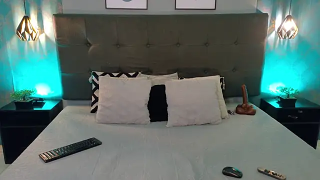 Madisonsmiith online show from December 18, 2025, 6:14 pm