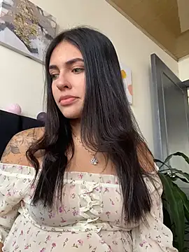 DaphneUwu online show from December 10, 2024, 2:39 pm