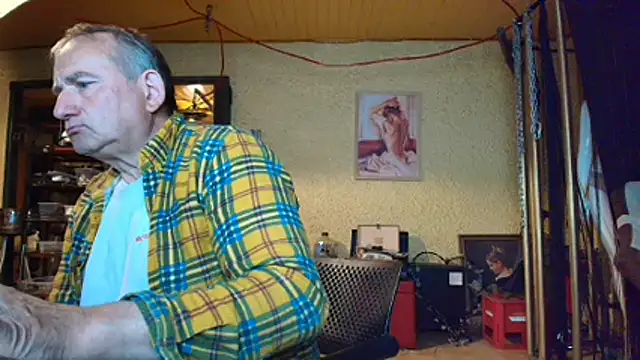 Snapshot of jeanlulu chatting on May 16, 2026, 7:56 pm jeanlulu online show from May 16, 2026, 7:56 pm