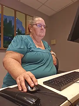 Hornybbw1978 online show from July 29, 2026, 5:16 am