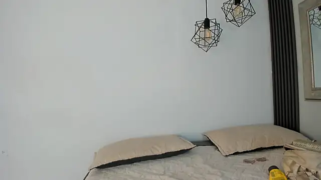 kristyl paez online show from April 6, 2026, 7:59 pm