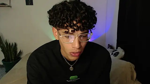 austinsantana online show from April 26, 2026, 3:37 am