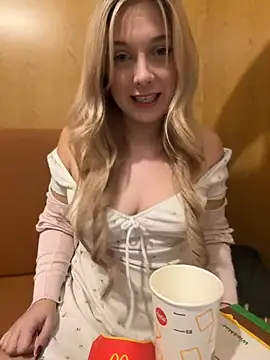 CherryAuroraa online show from December 19, 2024, 10:10 pm