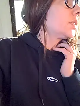 Lina lou4 online show from March 13, 2025, 9:21 am