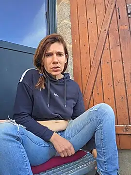 Lina lou4 online show from November 8, 2025, 3:23 pm